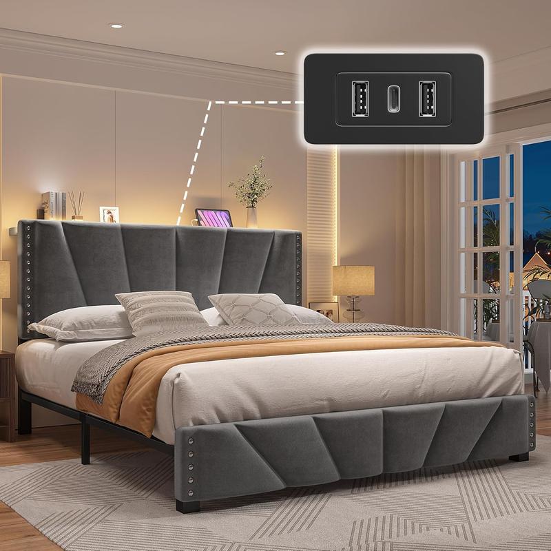 מיטת פלטפורמה קטיפתית Aura עם תאורת LED ועמדת טעינה