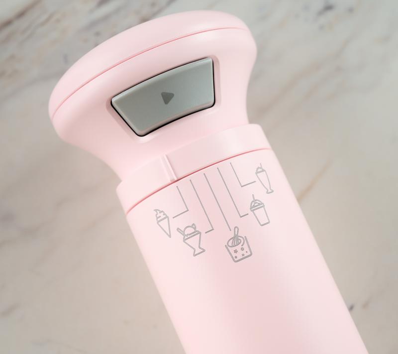 מכונת חטיפים קפואים של Cuisinart FastFreeze עם כוסות בירה